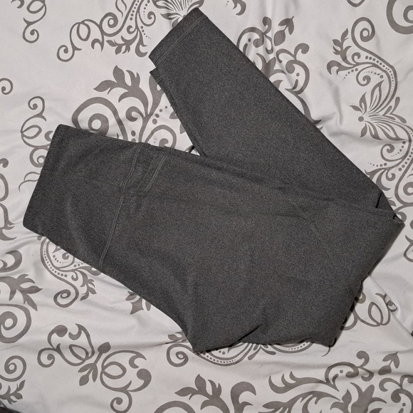 Old Navy Powersoft High Rise 7/8 Leggings - Picture 2 of 6